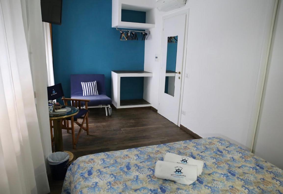 House Sottocoperta Hotel Civitavecchia Exterior foto